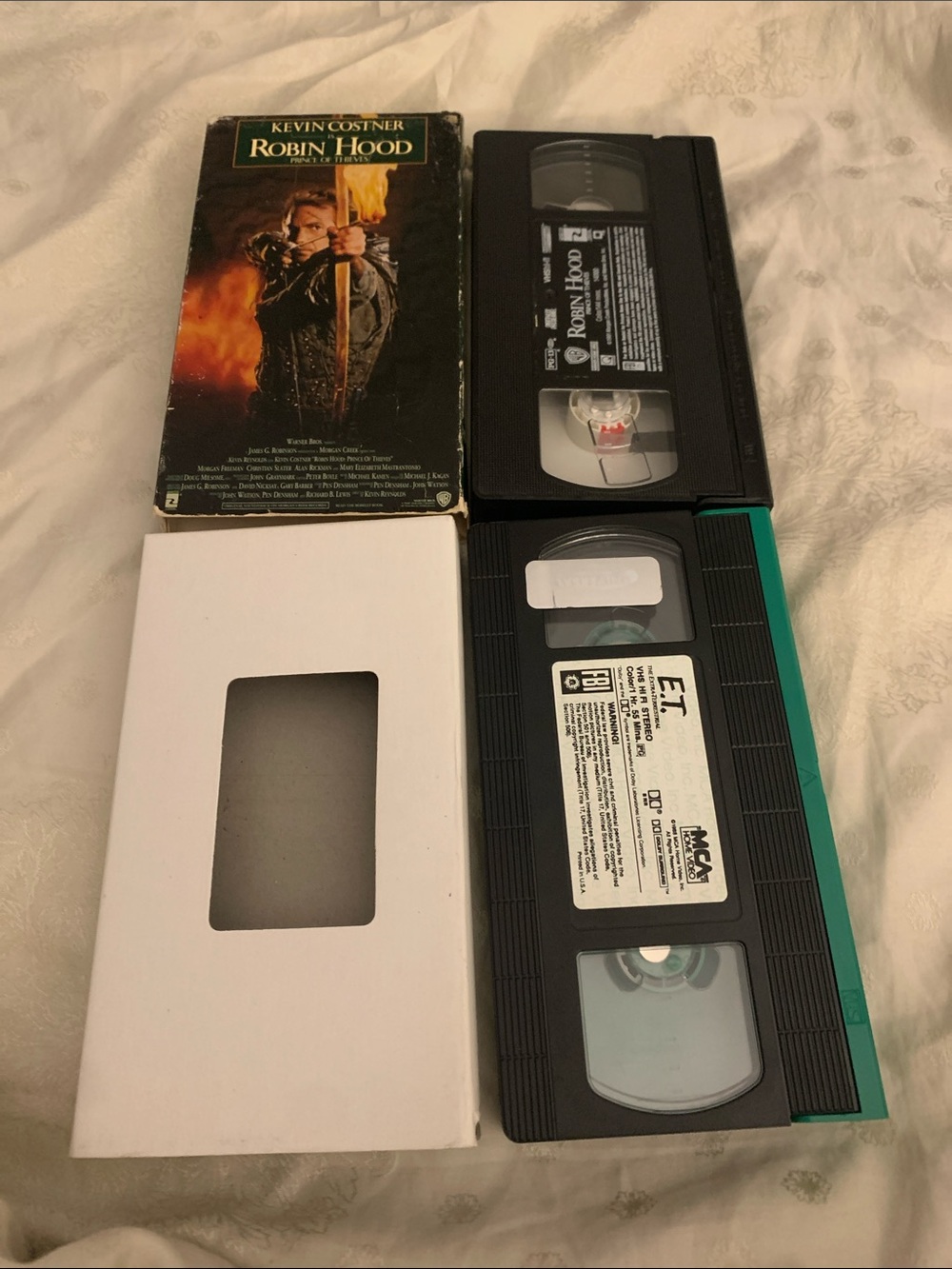 Vintage E.T. The Extra-Terrestrial & Robin Hood Prince of Thieves VHS Tapes